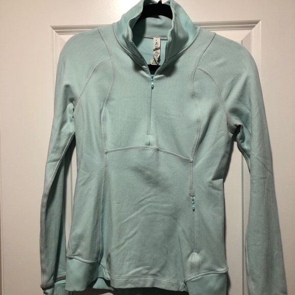 Lululemon 1/4 zip up sweater - Picture 4 of 8